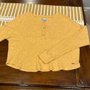 Hollister loose fit long sleeve and cropped